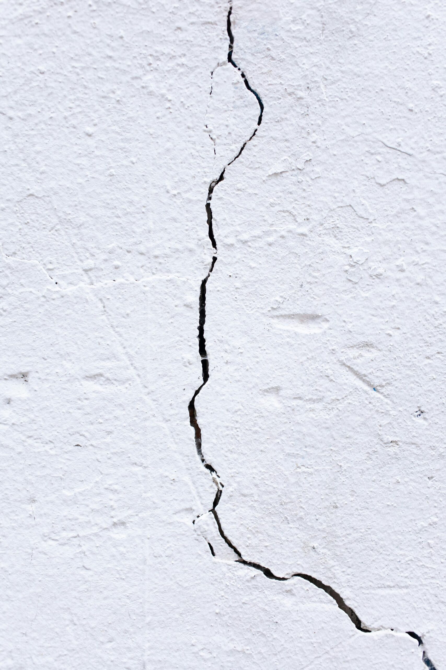 crack from earthquake